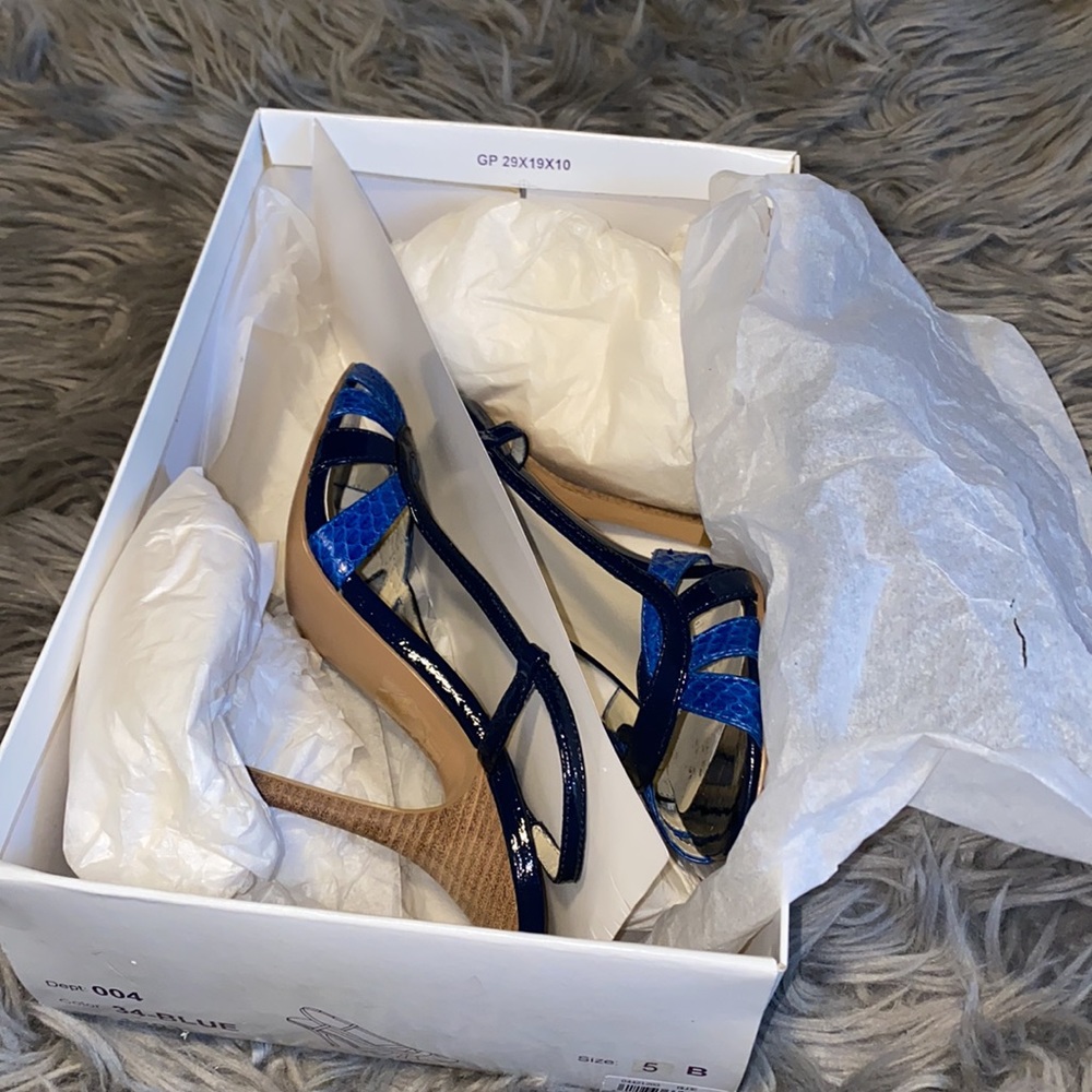 Bakers blue heels size 5 with box - Picture 5 of 5